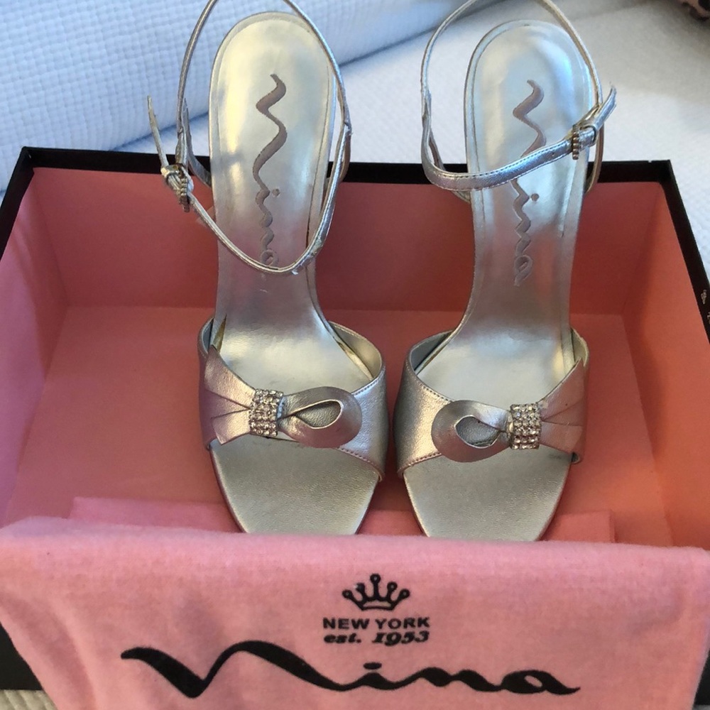Brand new Nina Silver Carle Shoes 8 medium